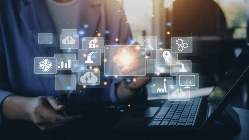 Profissional de tecnologia interagindo com ícones digitais que representam governança de TI, automação e segurança da informação