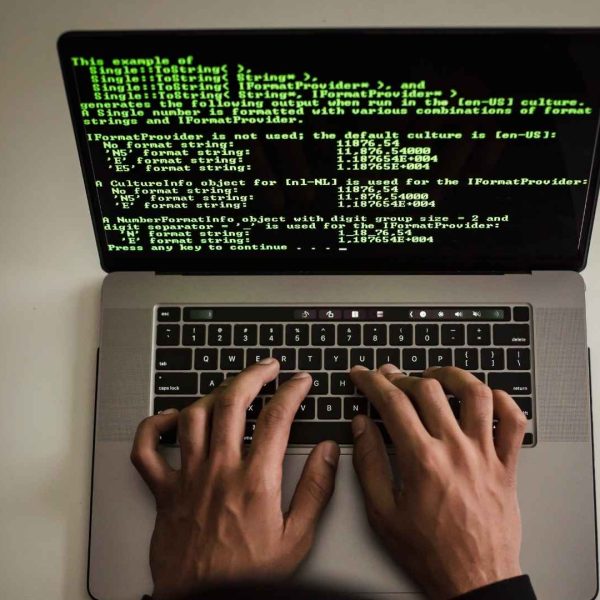 Como aprender programação para iniciantes: primeiros passos, linguagens e recursos práticos