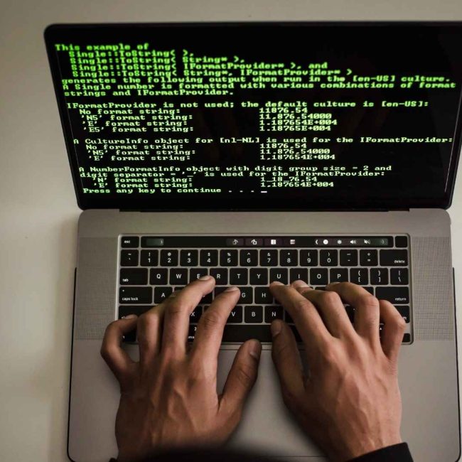 Como aprender programação para iniciantes: primeiros passos, linguagens e recursos práticos
